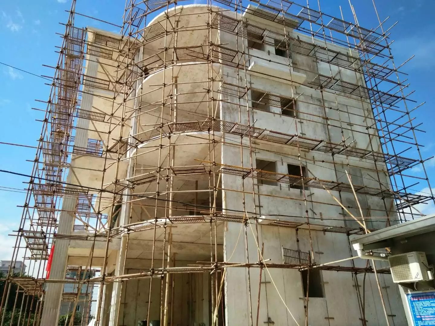 昭平星河绿色环保装配式建材在福建修建的五层别墅建筑